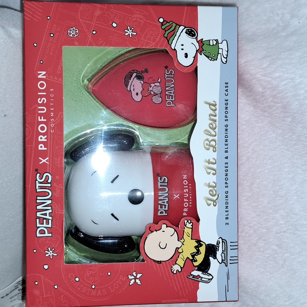 🛍Peanuts Snoopy profusion cosmetics 2 blending sponges & case/ BUNDLE ONLY